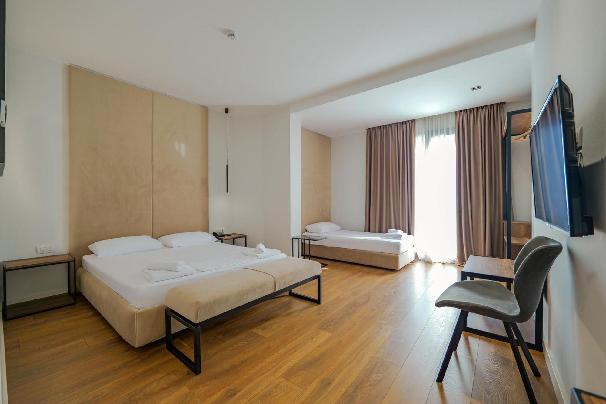 Hotel Central Vlore Luaran gambar