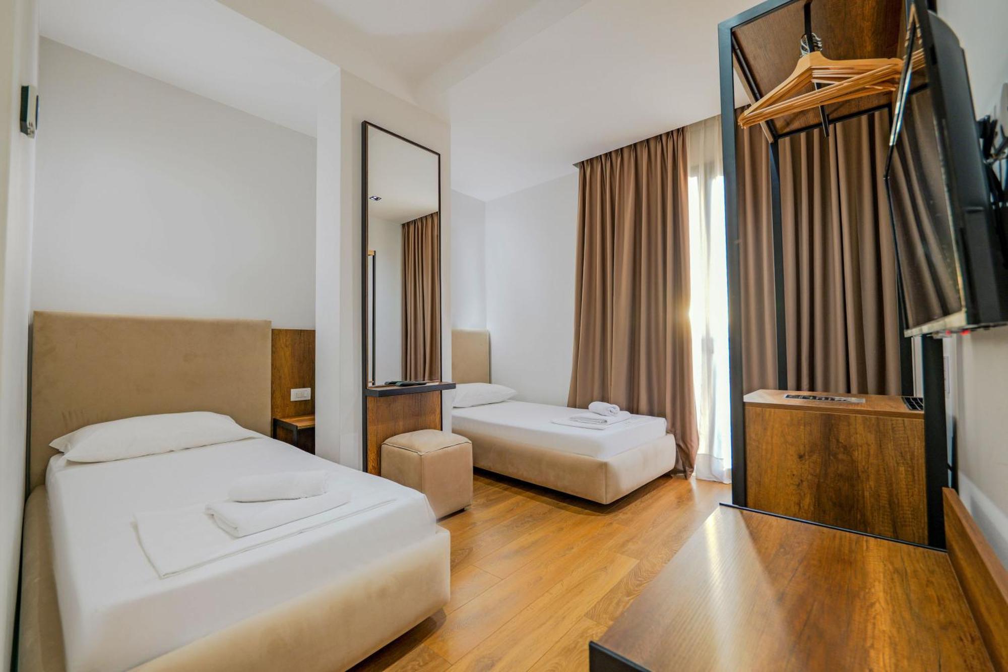Hotel Central Vlore Luaran gambar