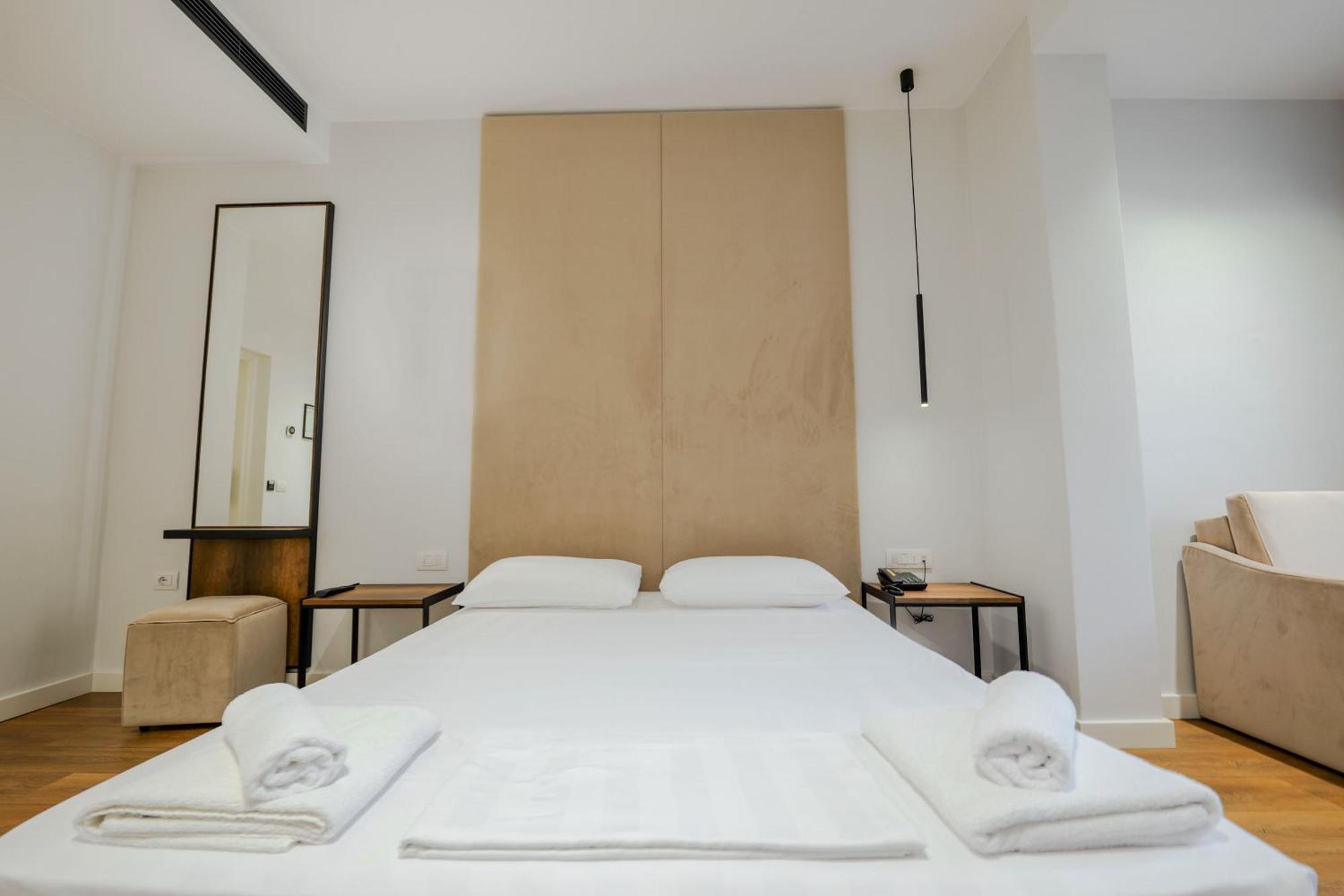 Hotel Central Vlore Luaran gambar