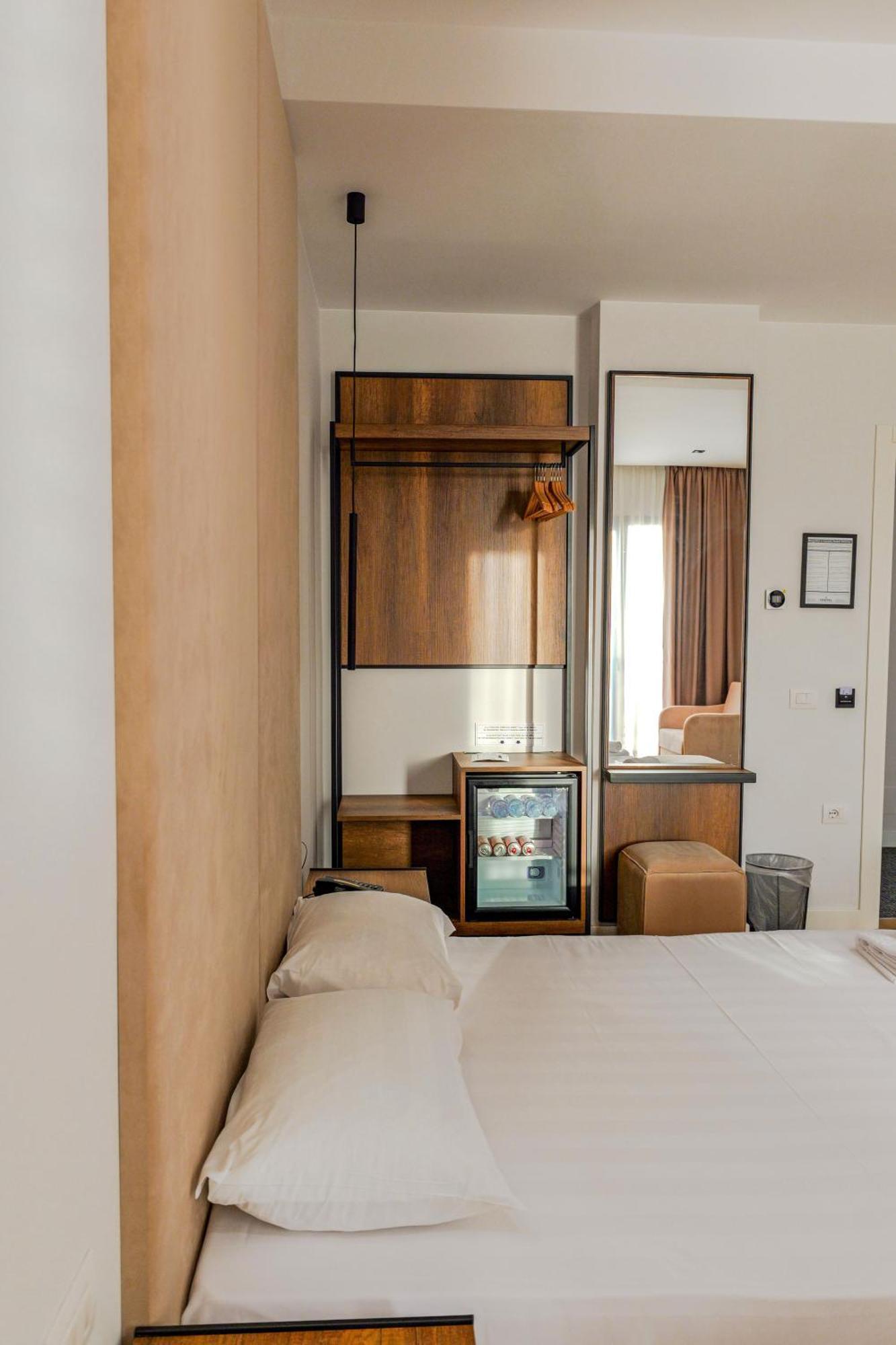 Hotel Central Vlore Luaran gambar
