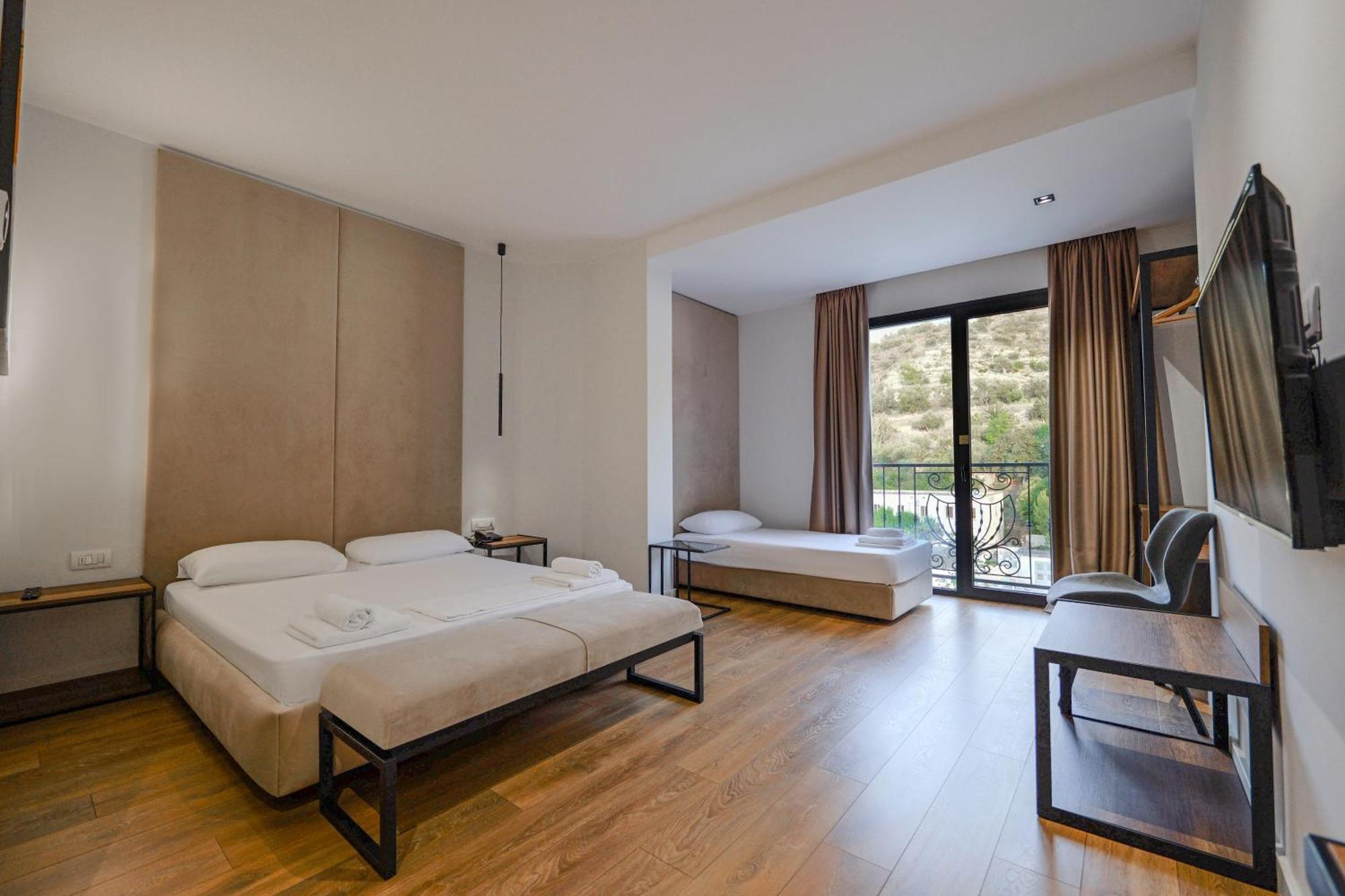 Hotel Central Vlore Luaran gambar