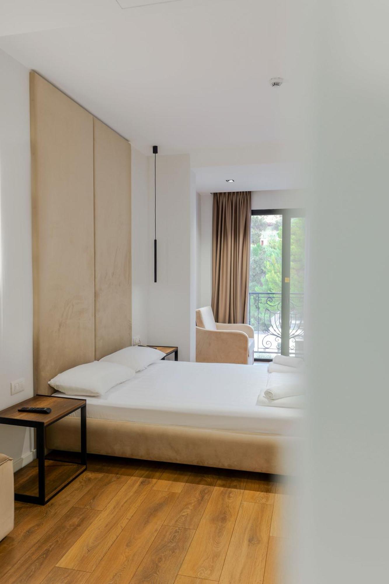 Hotel Central Vlore Luaran gambar