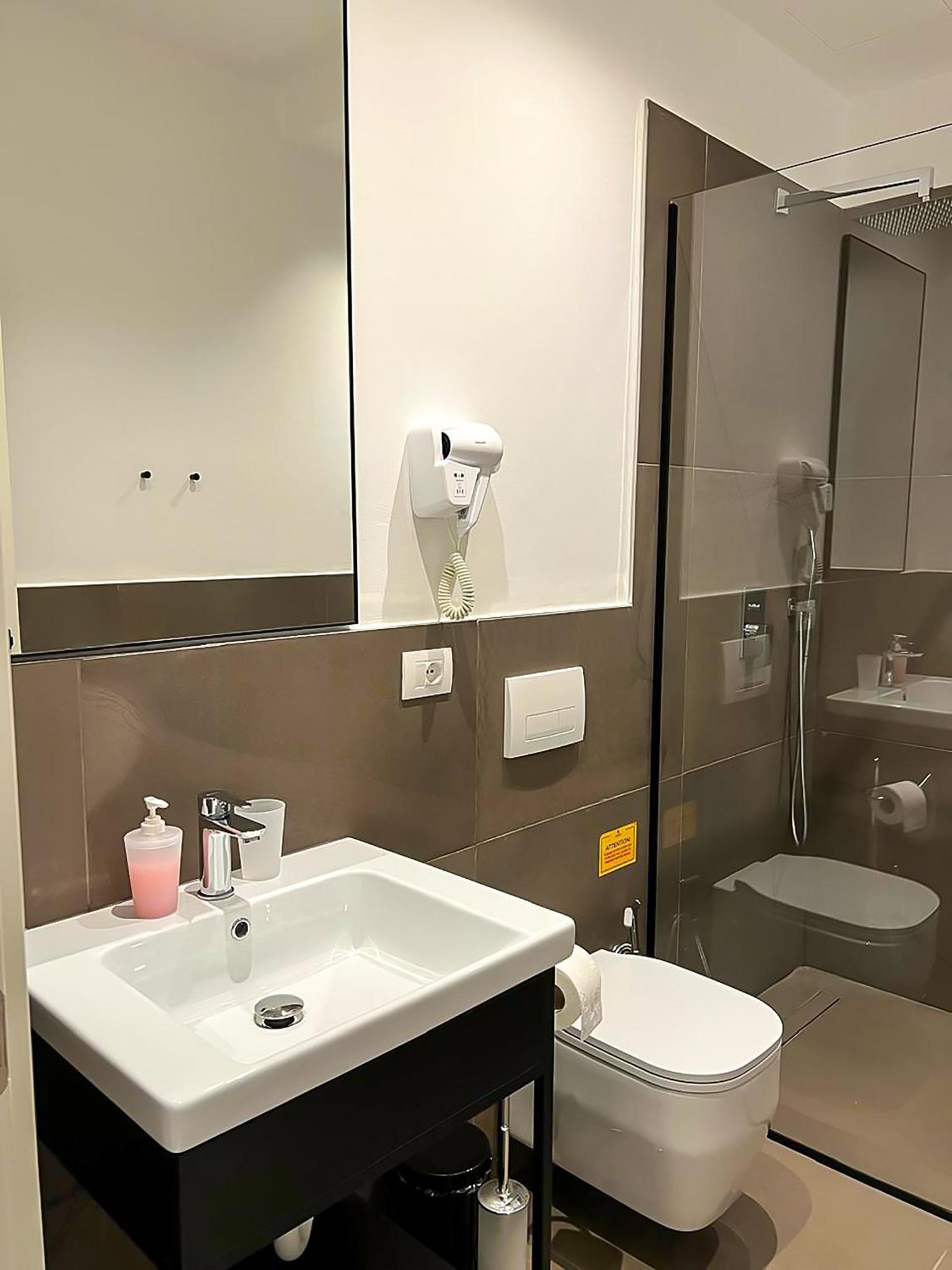 Hotel Central Vlore Luaran gambar
